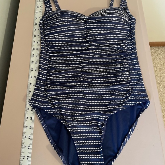 Womens Nip Tuck Multifit Cup one piece Navy Blue Swimsuit Size 6 - Picture 10 of 11